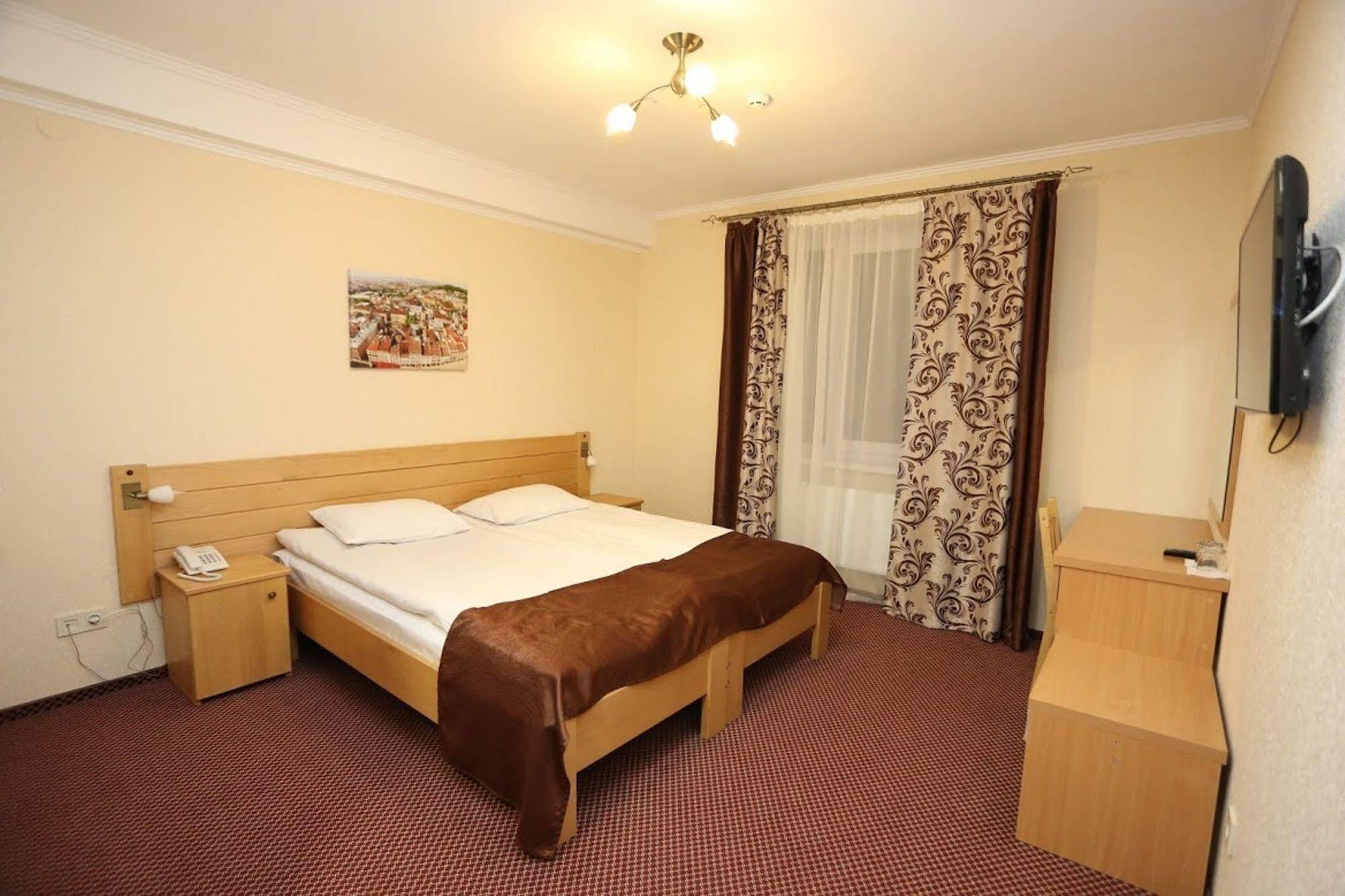 Argo Premium Hotel Lviv Bagian luar foto